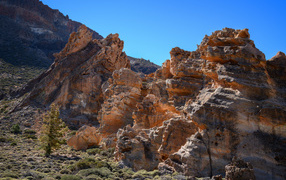 Старые камни в национальном парке Италии 