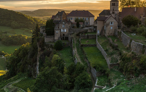 Большой дом на высокой скале, Франция 