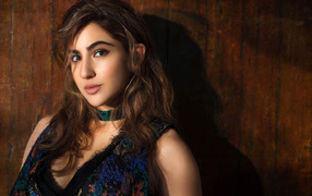 Красивая актриса болливуда Сара Али Хан  