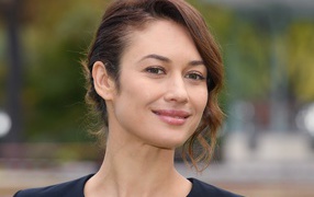 Российская актриса и модель Ольга Куриленко с милой улыбкой