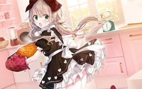 Девушка аниме на кухне с пирогом