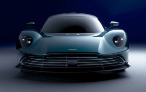 Автомобиль Aston Martin Valhalla 2021 года вид спереди
