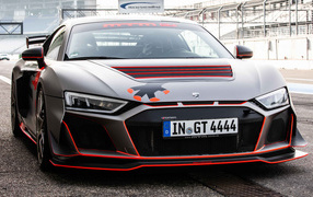 Автомобиль Audi R8 GT4 Street 2021 года крупным планом