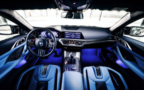 Кожаный салон автомобиля BMW M4 Coupé