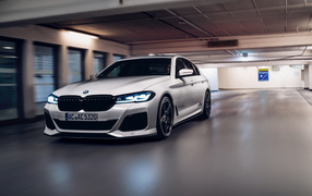 Серебристый дорогой автомобиль BMW Schnitzer ACS5 3.0d 2021 года
