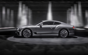 Автомобиль Bentley Continental GT Speed 2021 года вид сбоку