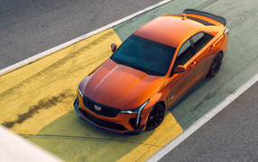 Оранжевый Cadillac CT4-V Blackwing 2022 года вид сверху