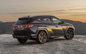 Внедорожник Hyundai Tucson N Line, 2022 года вид сзади