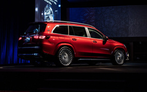 Автомобиль Mercedes-Maybach GLS 600 4MATIC 2021 года вид сзади