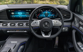 Expensive interior of the Mercedes-Benz GLE 350 De 4MATIC AMG Line