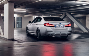 Автомобиль Schnitzer ACS5 3.0d 2021 года вид сзади