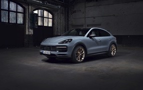 Кроссовер Porsche Cayenne Turbo GT 2021 года