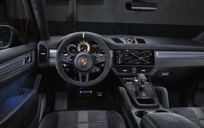The interior of the 2021 Porsche Cayenne Turbo GT
