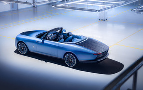 Кабриолет Rolls-Royce Boat Tail вид сзади