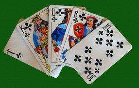 Пять карт одной масти на зеленом фоне