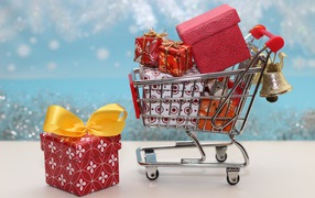 Железная маленькая тележка с подарками 