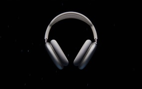 Новые стильные беспроводные наушники  Apple AirPods Max на черном фоне