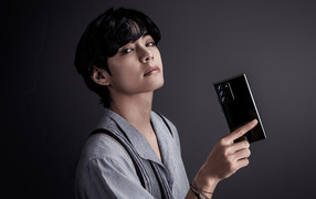 Ви вокалист группы BTS с телефоном