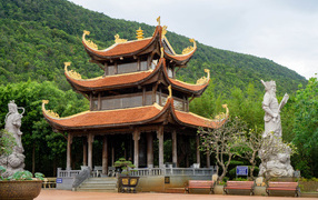 Красивый старинный храм, Вьетнам