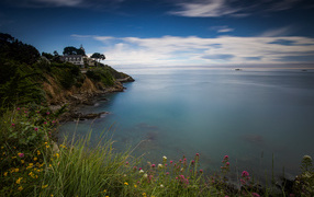 Дом на морском побережье в сумерках, Франция