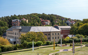 Дома у парка в городе Бланкенбург, Германия