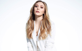 Актриса Элизабет Олсен на белом фоне