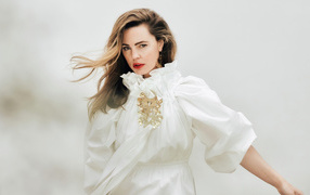 Актриса Мелисса Джордж в белом платье