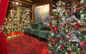 Красивая украшенная декором к рождеству комната 