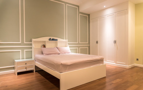 Спальня с кроватью в стиле минимализм