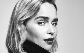 Девушка с красивыми глазами, актриса Эмилия Кларк