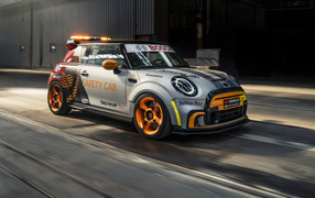 Sports MINI Electric Pacesetter Inspired By JCW 2021 On Track