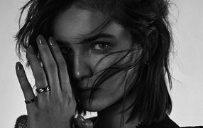 Лицо актрисы Лизы Викари