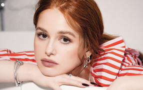 Грустный взгляд актрисы Мэделин Петш