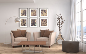 Два кресла с вазой стоят в комнате с большим окном