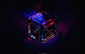 Разноцветный электронный куб на черном фоне