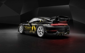 Быстрый автомобиль TechArt GTstreet R Flyweight 2023 года