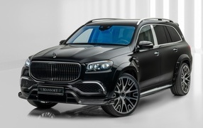 Черный автомобиль Mansory Mercedes-Maybach GLS 600