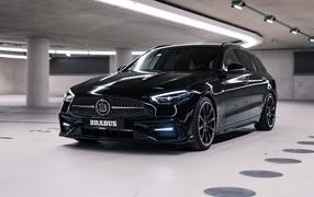 Черный стильный автомобиль  Brabus D30 Estate