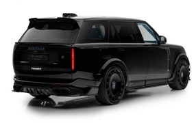 Вид сзади на черный внедорожник Mansory Range Rover SV LWB Heritage 2023 года