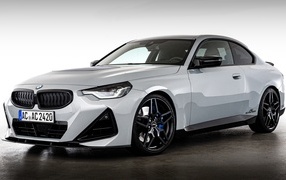 Серебристый автомобиль AC Schnitzer ACS2 4.0i