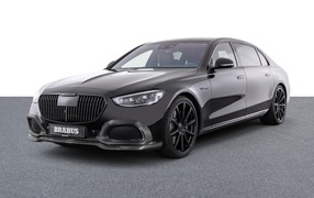 Стильный автомобиль Brabus 850 2023 года