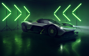 Презентация автомобиля Aston Martin Valkyrie AMR Pro