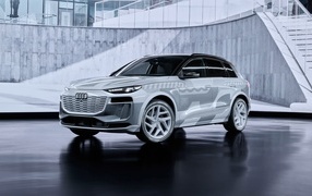 Автомобиль Audi Q6 E-Tron Prototype Show Car 2023 года