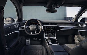 Черный кожаный салон автомобиля Audi S6 Sedan