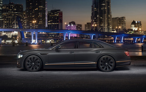 Автомобиль Bentley Flying Spur Hybrid The Surgeon 2022  вид сбоку