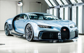 Быстрый дорогой автомобиль Bugatti Chiron