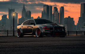 Стильный дорогой автомобиль Dodge Charger Hellcat Enforcer