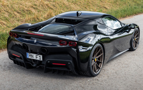 Черный Novitec Ferrari SF90 Stradale 2022 года вид сзади