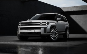 Большой стильный внедорожник Hyundai Santa Fe 2024 года