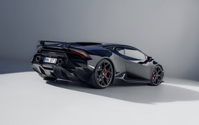 Автомобиль Lamborghini Huracán Tecnica 2023 года вид сзади